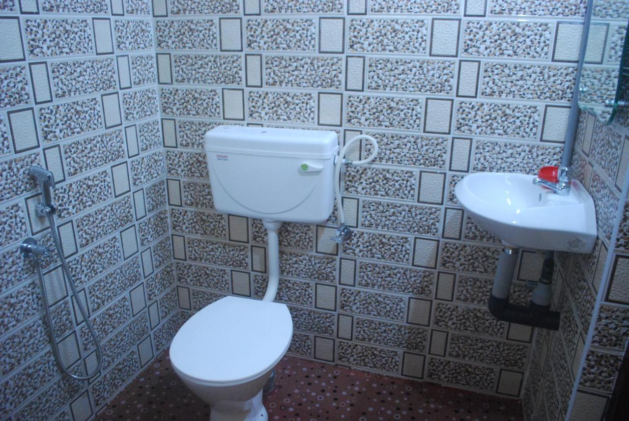 קניאקומרי Hotel Jebasakthy מראה חיצוני תמונה